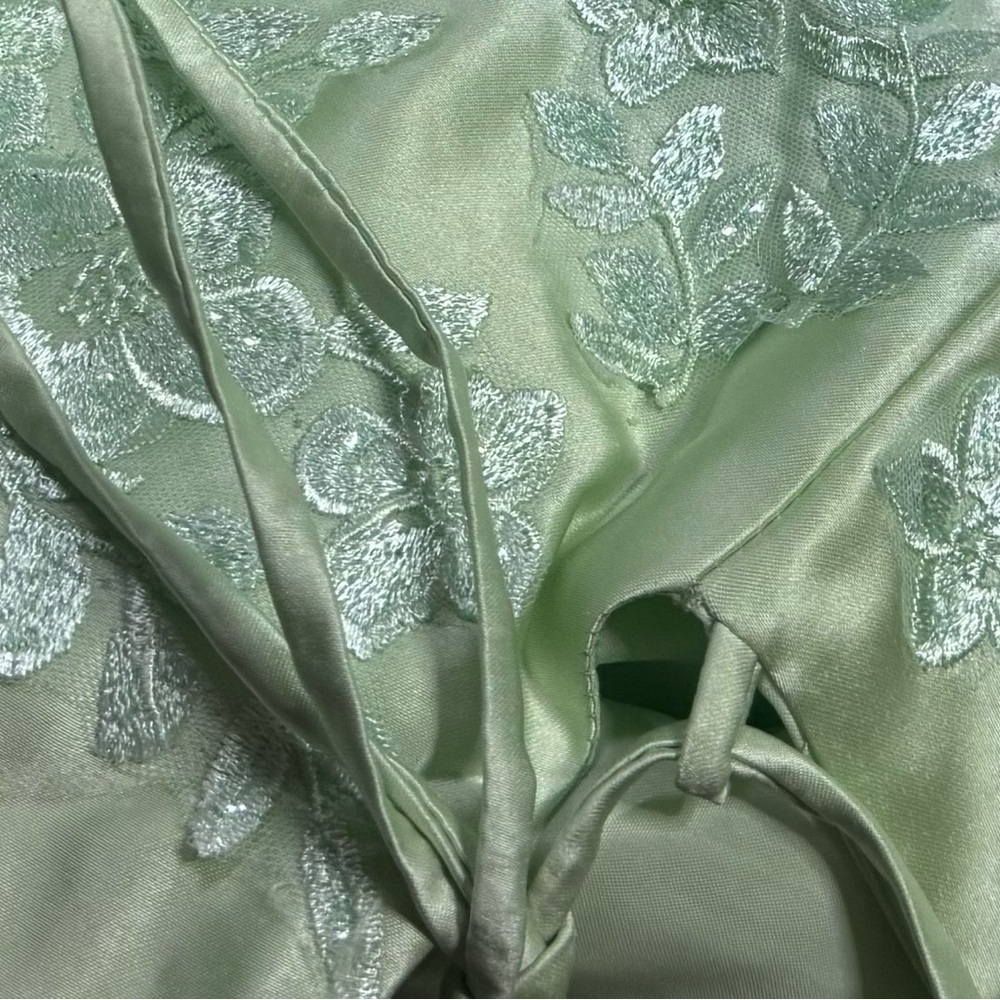 Sage Green, High School Homecoming Dress Short w/ Sequins - Size 6 Light green - Picture 5 of 15